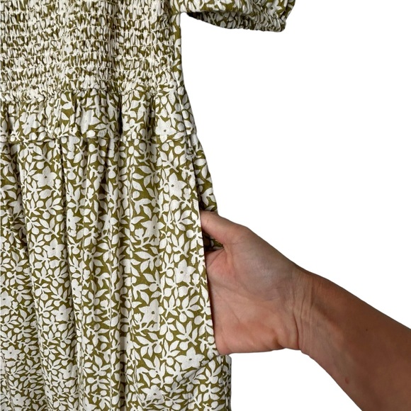 Universal Threads Smocked Floral Maxi dress Sz L Olive Green Puff sleeves EUC - Picture 6 of 9